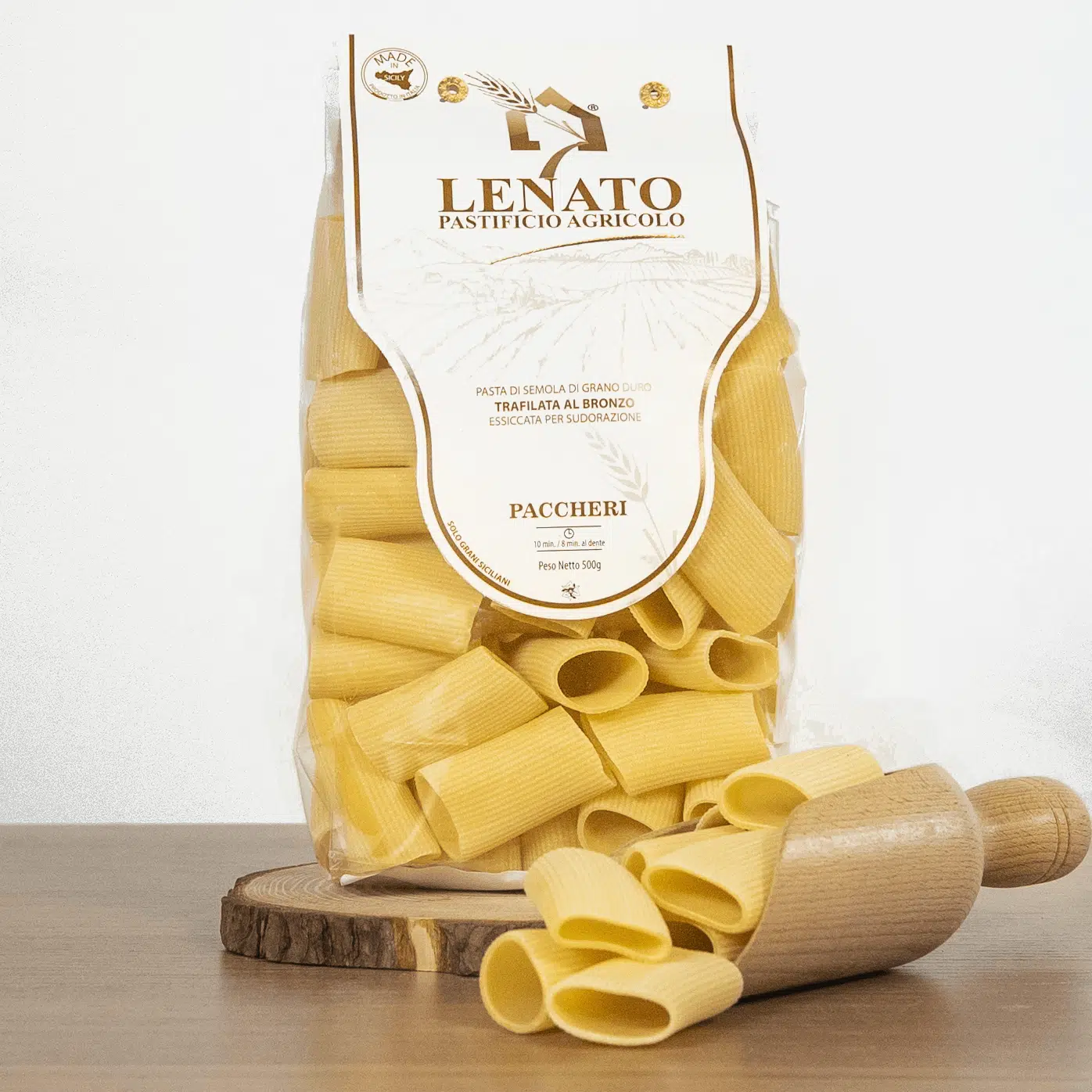 Paccheri Lenato, pasta di semola di grano duro trafilata al bronzo.
